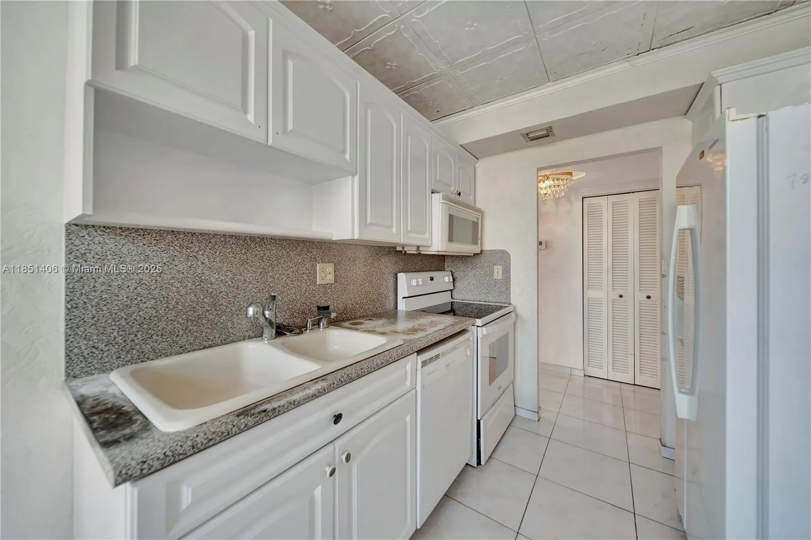 1833 S Ocean Dr, #511