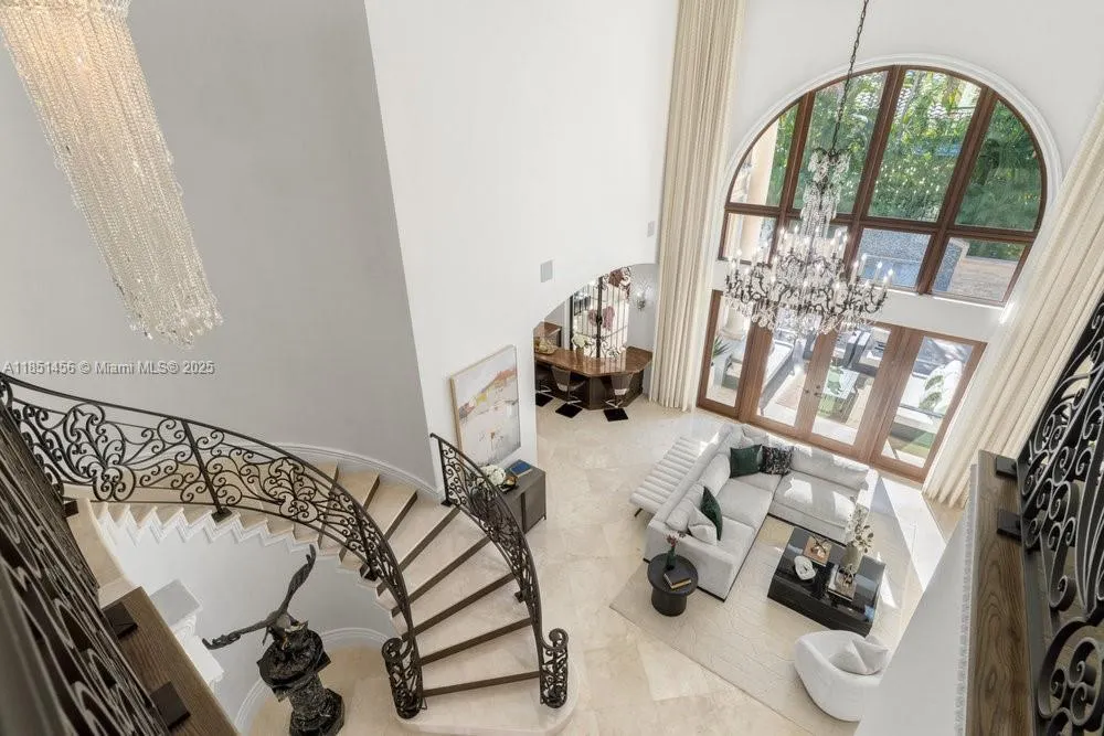 2225 W Silver Palm Rd