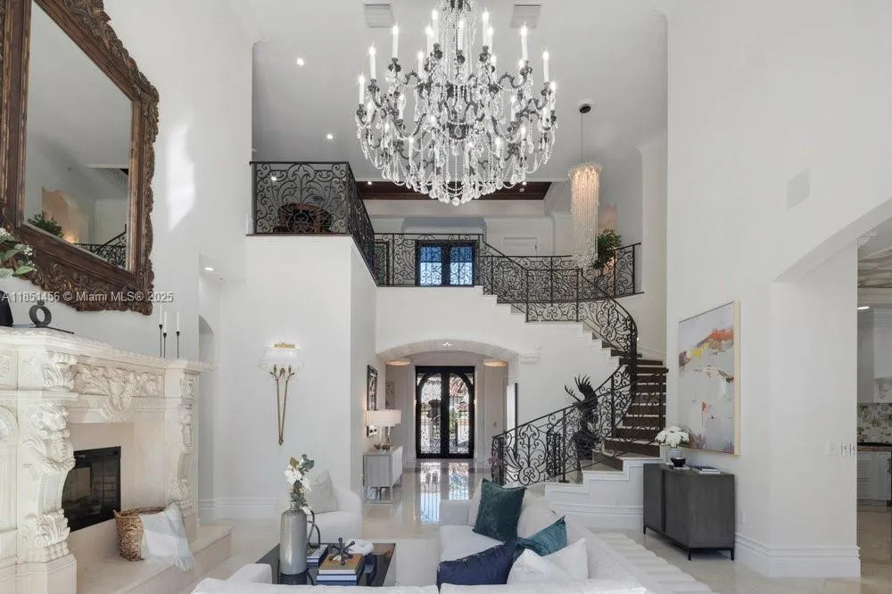 2225 W Silver Palm Rd