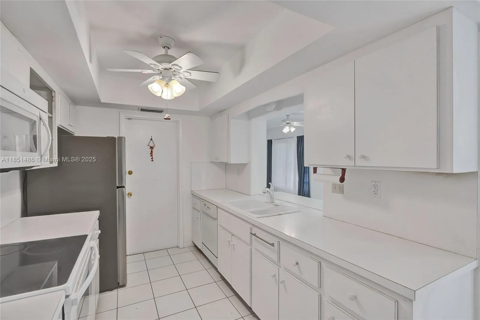 7200 E Tropical Way