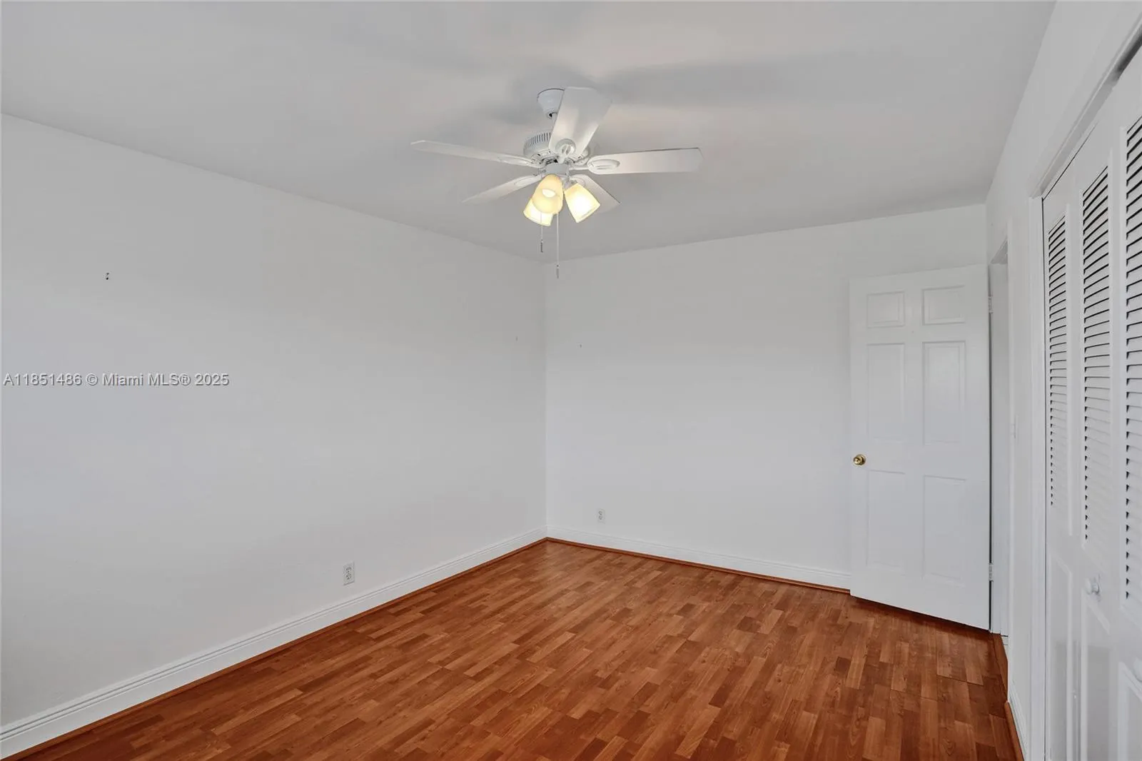 7200 E Tropical Way