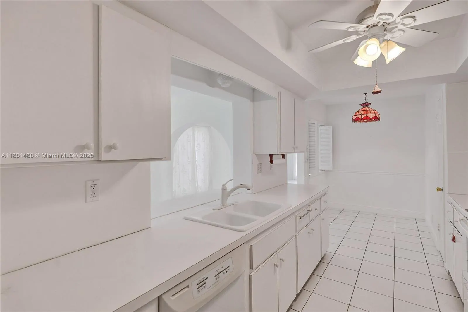 7200 E Tropical Way