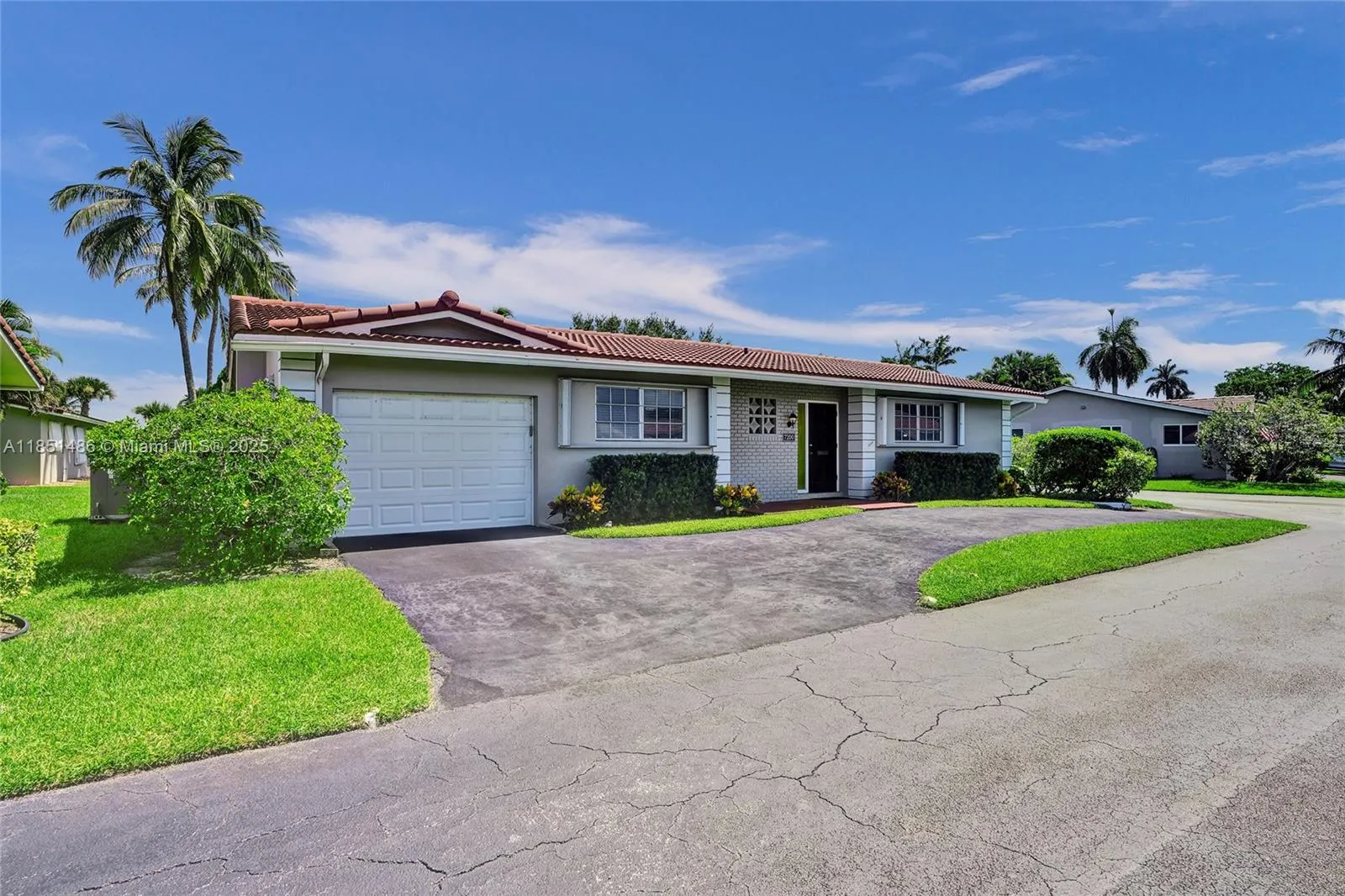 7200 E Tropical Way