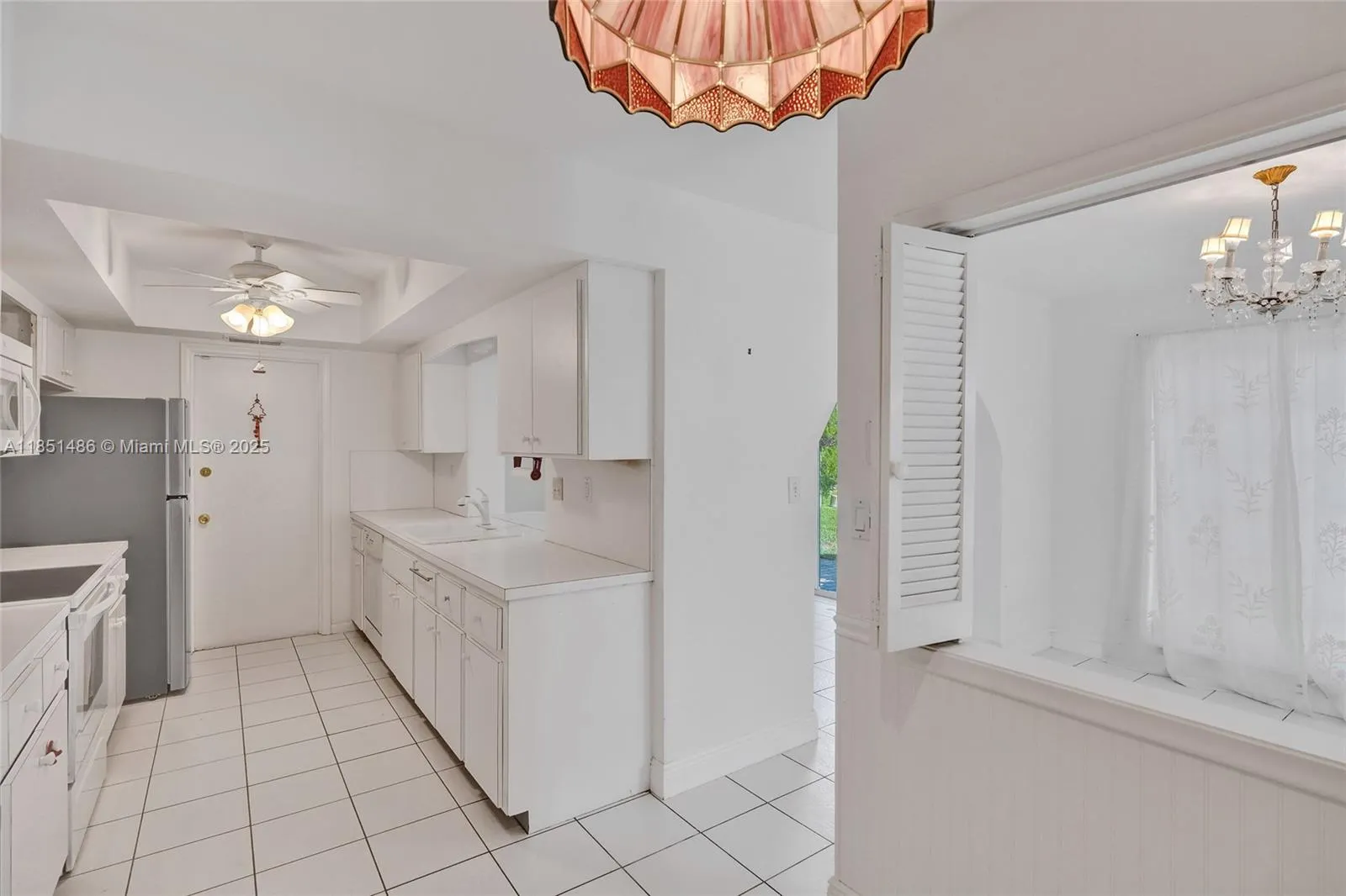 7200 E Tropical Way