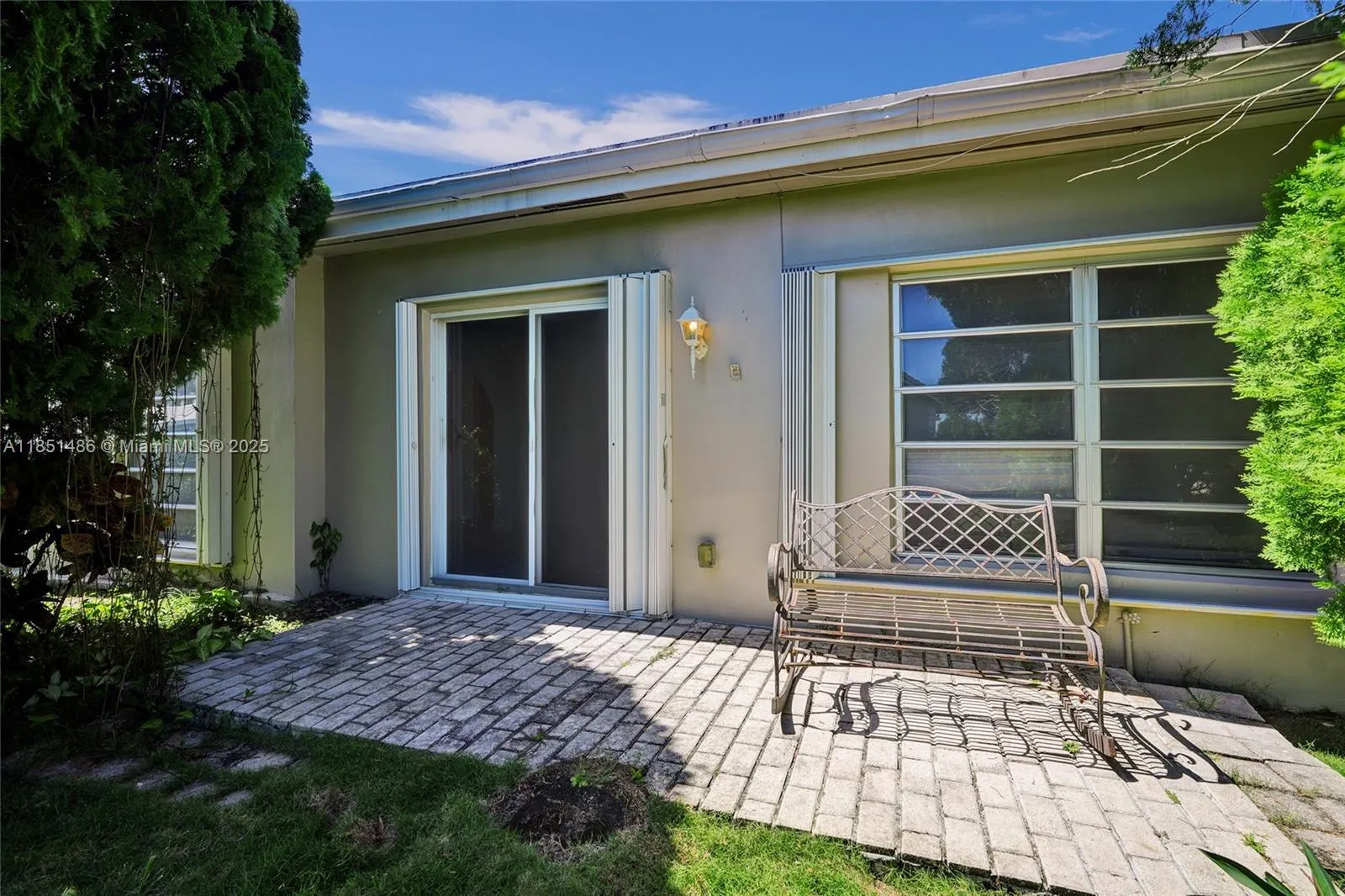 7200 E Tropical Way