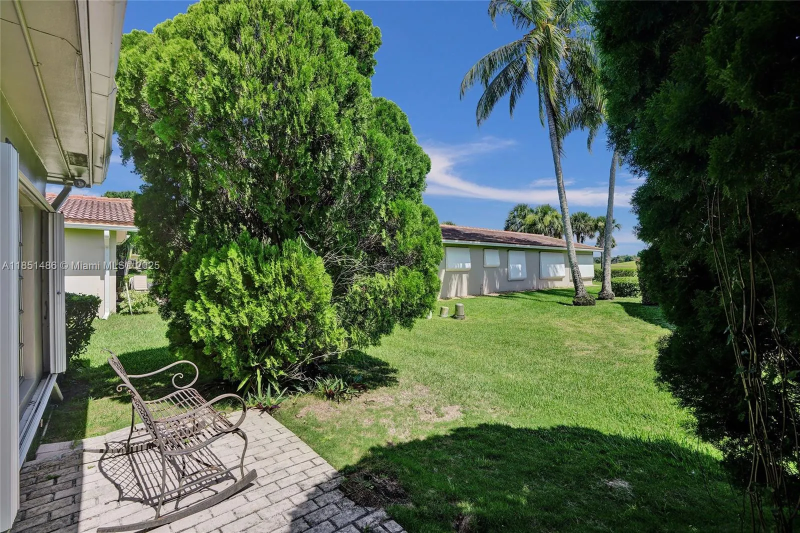 7200 E Tropical Way