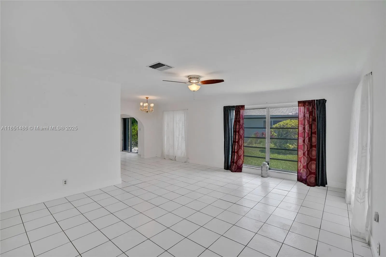 7200 E Tropical Way