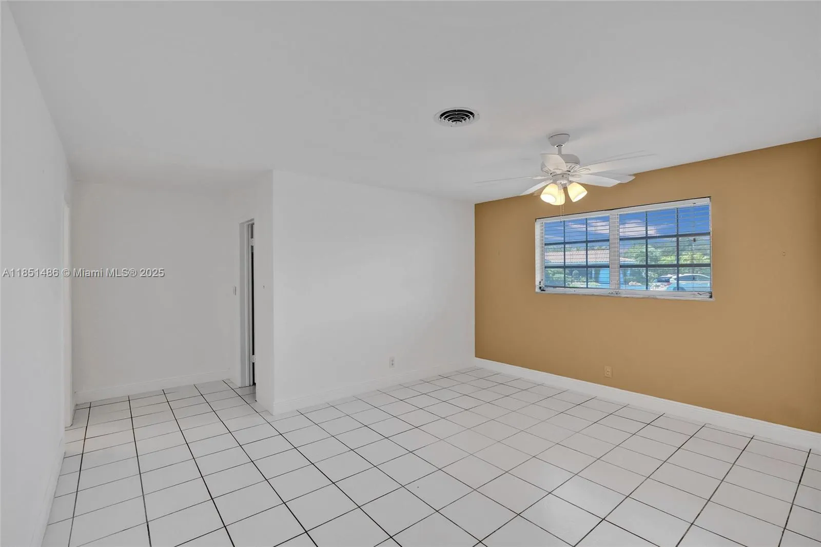 7200 E Tropical Way