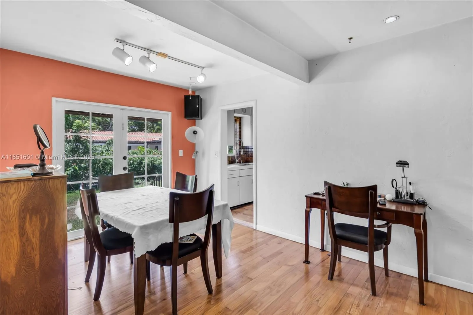 448 Cadagua Ave
