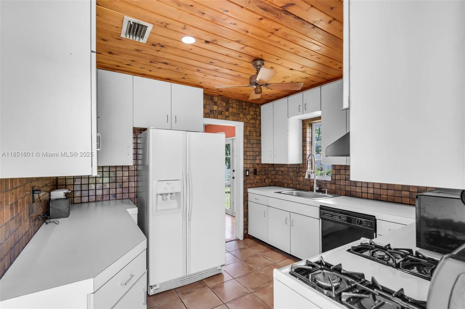 448 Cadagua Ave