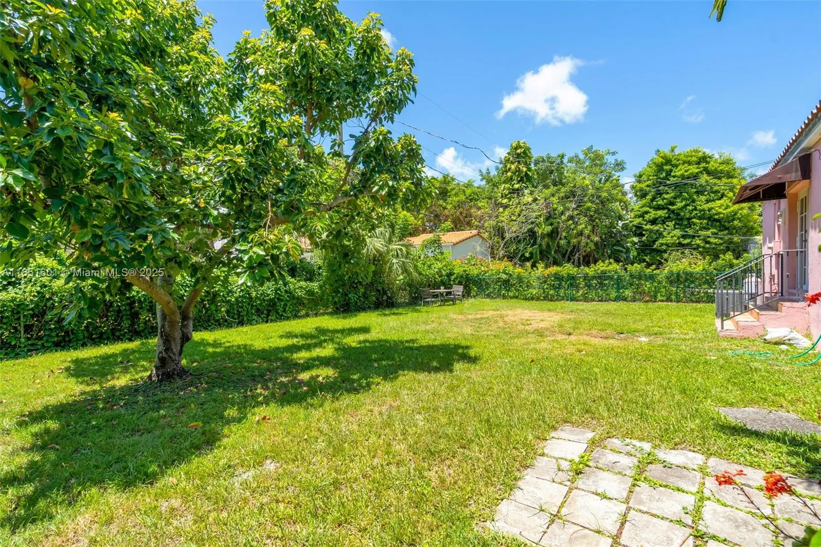 448 Cadagua Ave