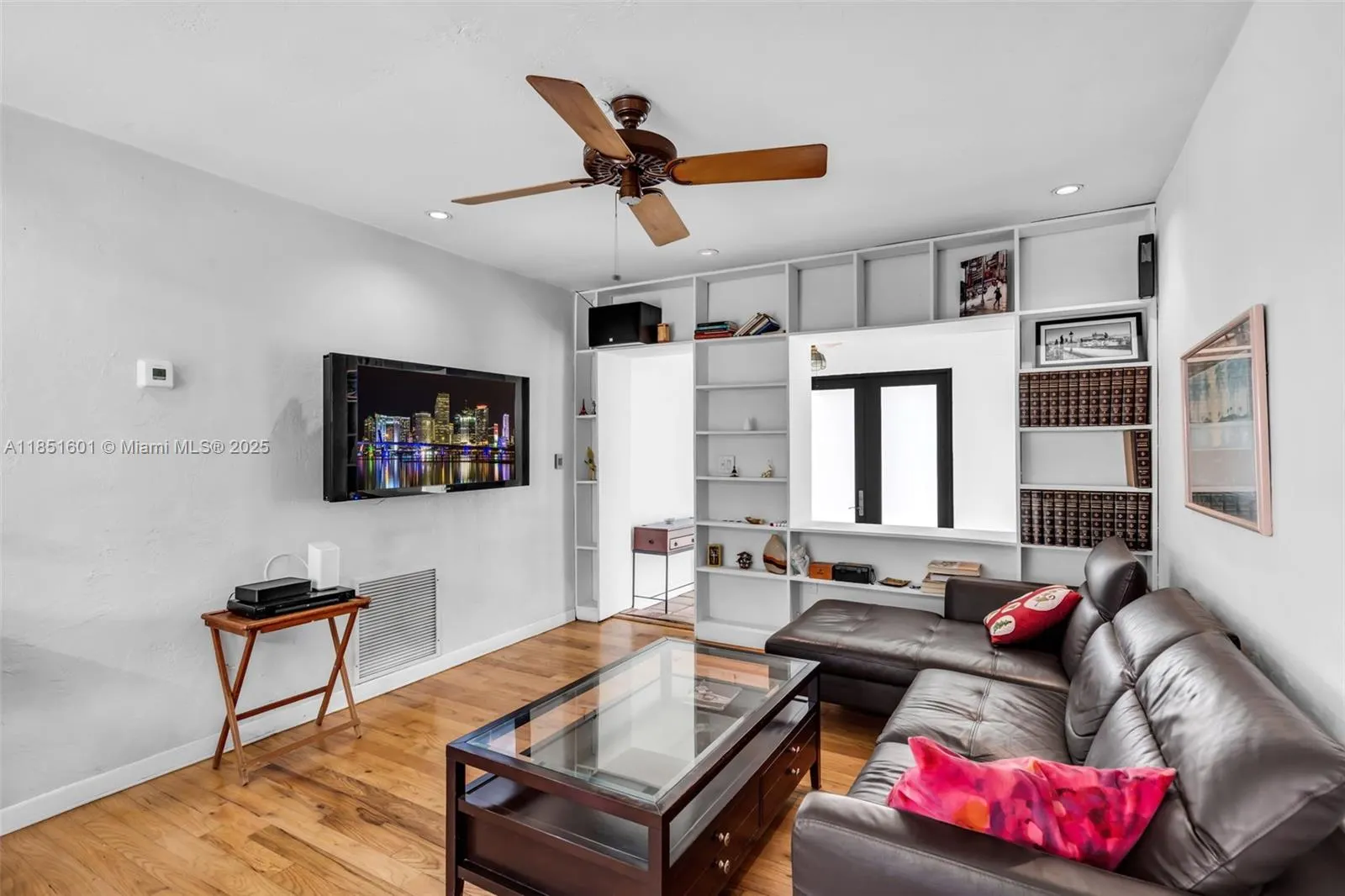 448 Cadagua Ave