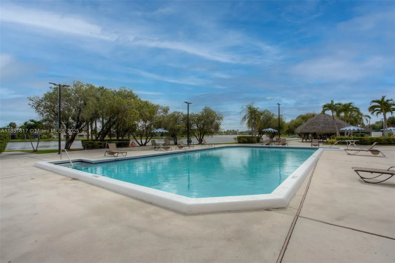 428 Lakeview Dr, #203