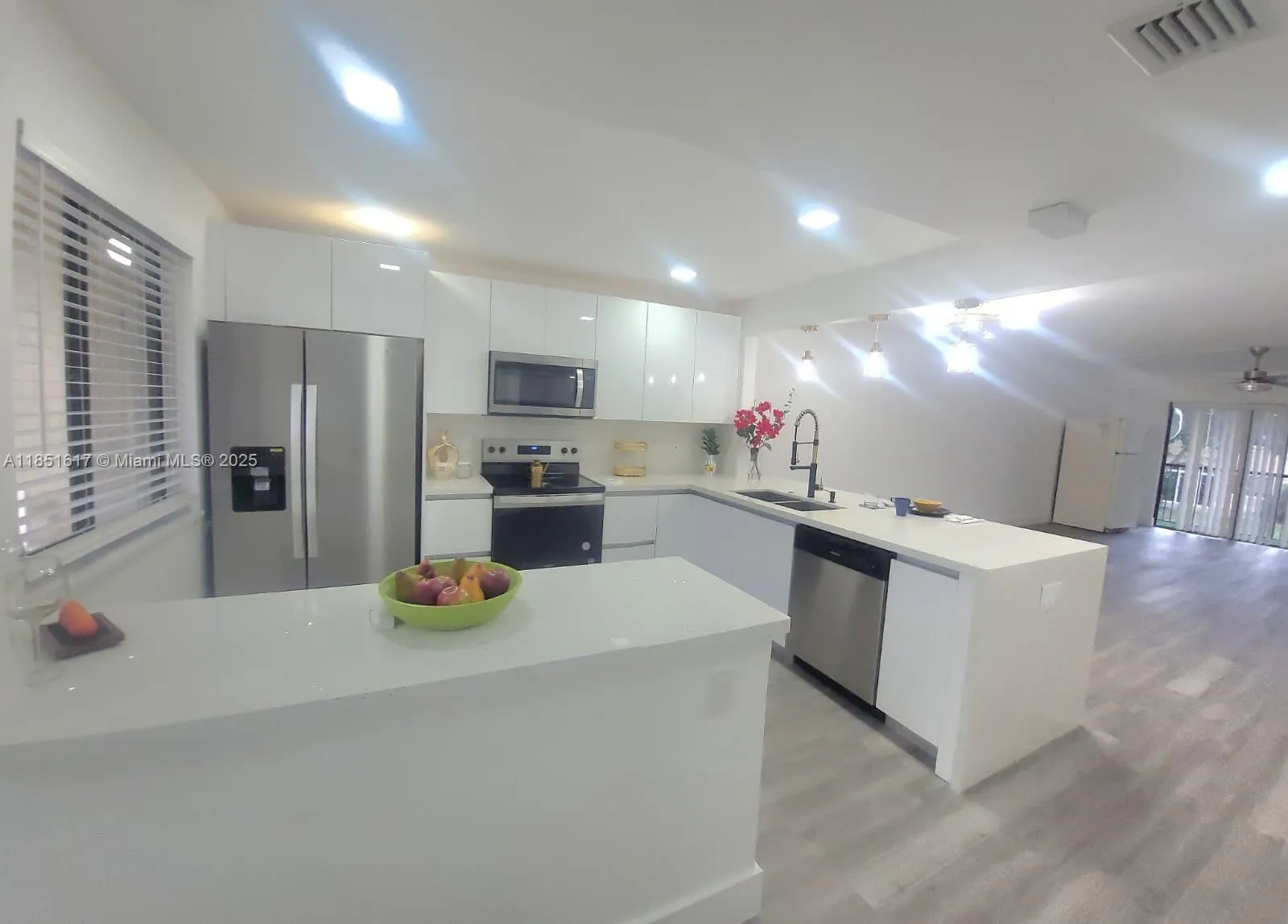 428 Lakeview Dr, #203