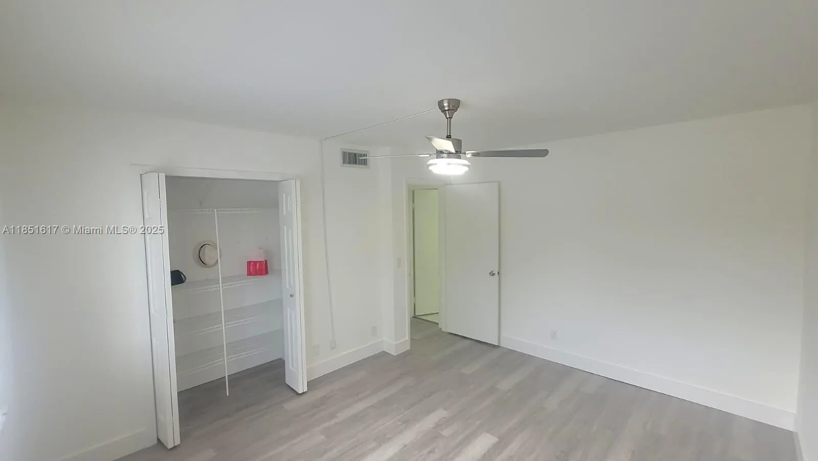 428 Lakeview Dr, #203