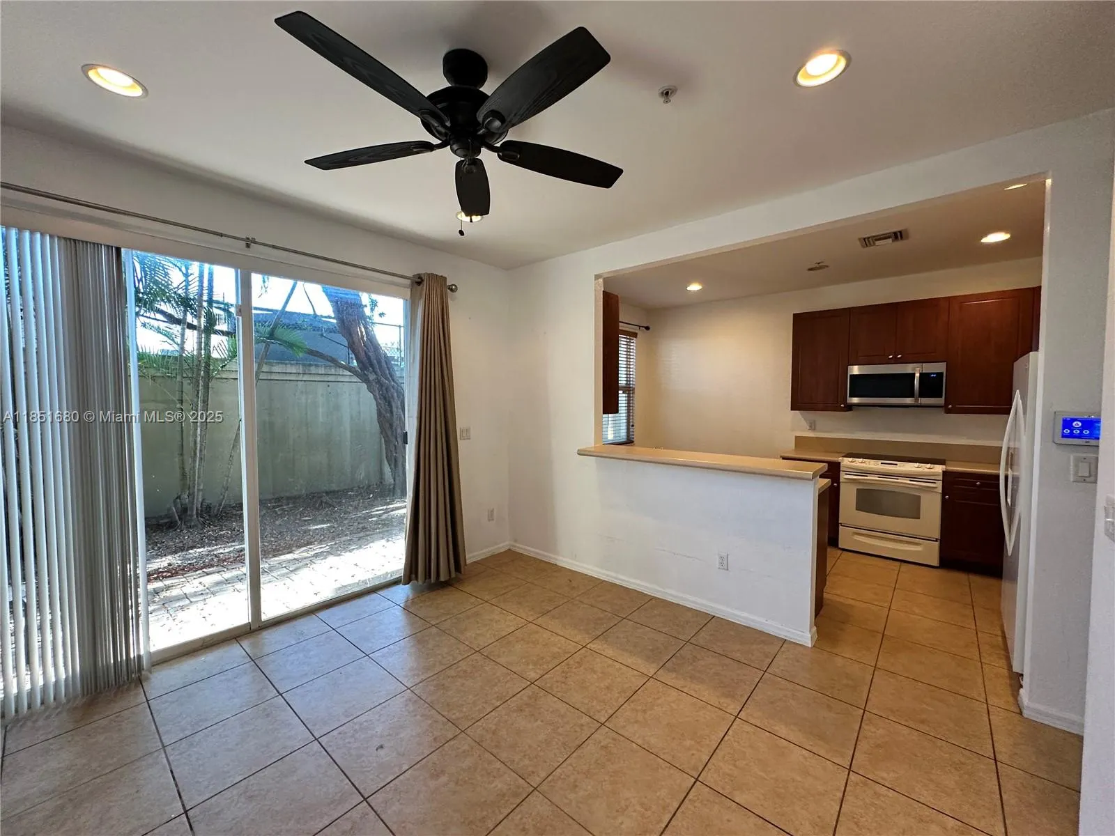 2851 W Prospect Rd, #507