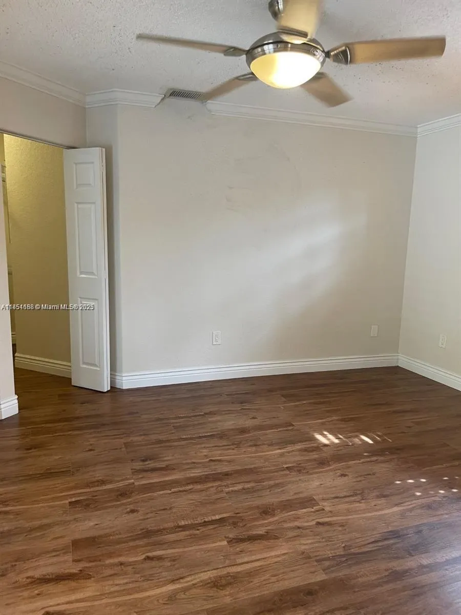 405 SE 4th Ter