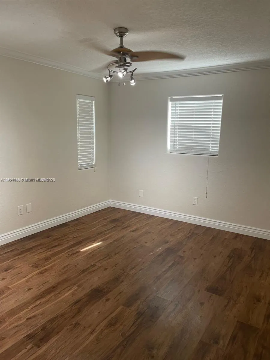 405 SE 4th Ter
