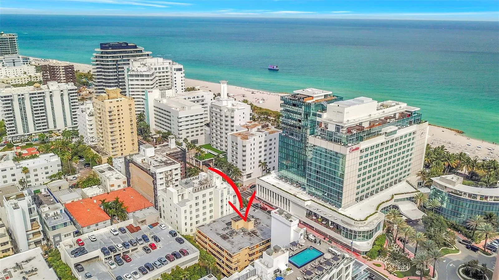 2924 Collins Avenue, #303