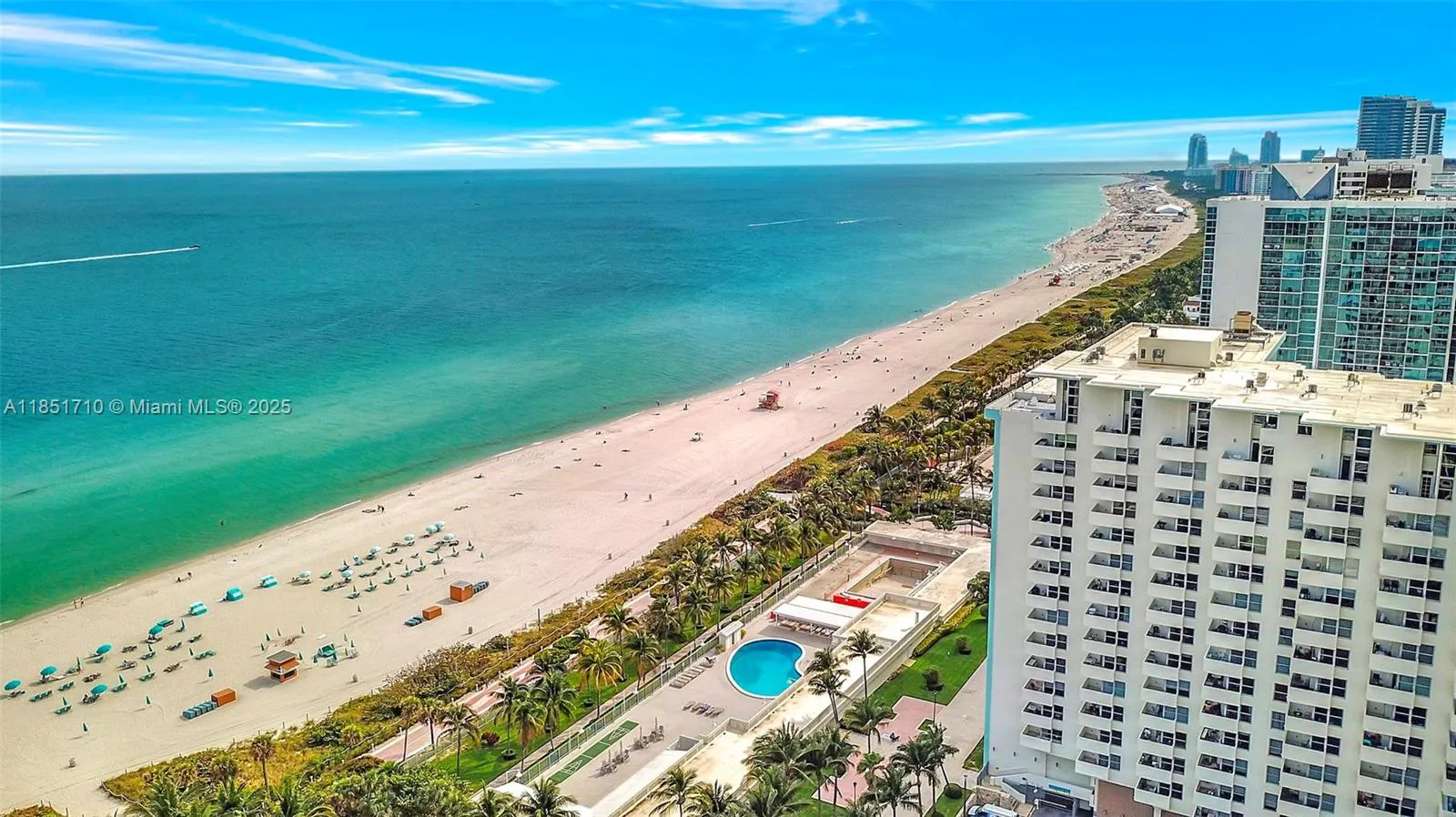 2924 Collins Avenue, #303