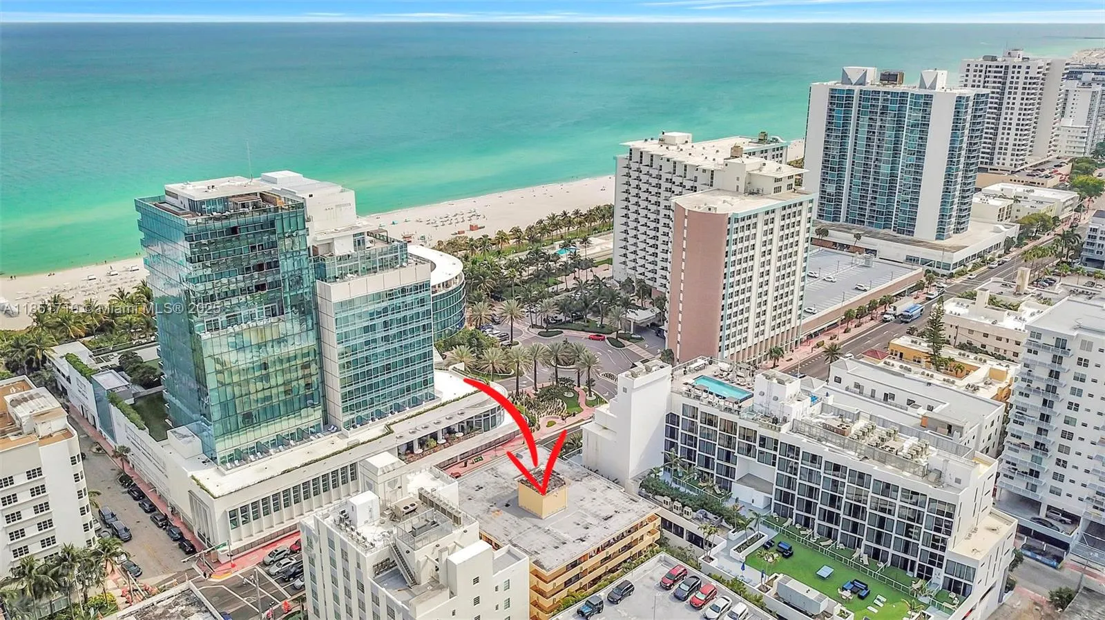 2924 Collins Avenue, #303