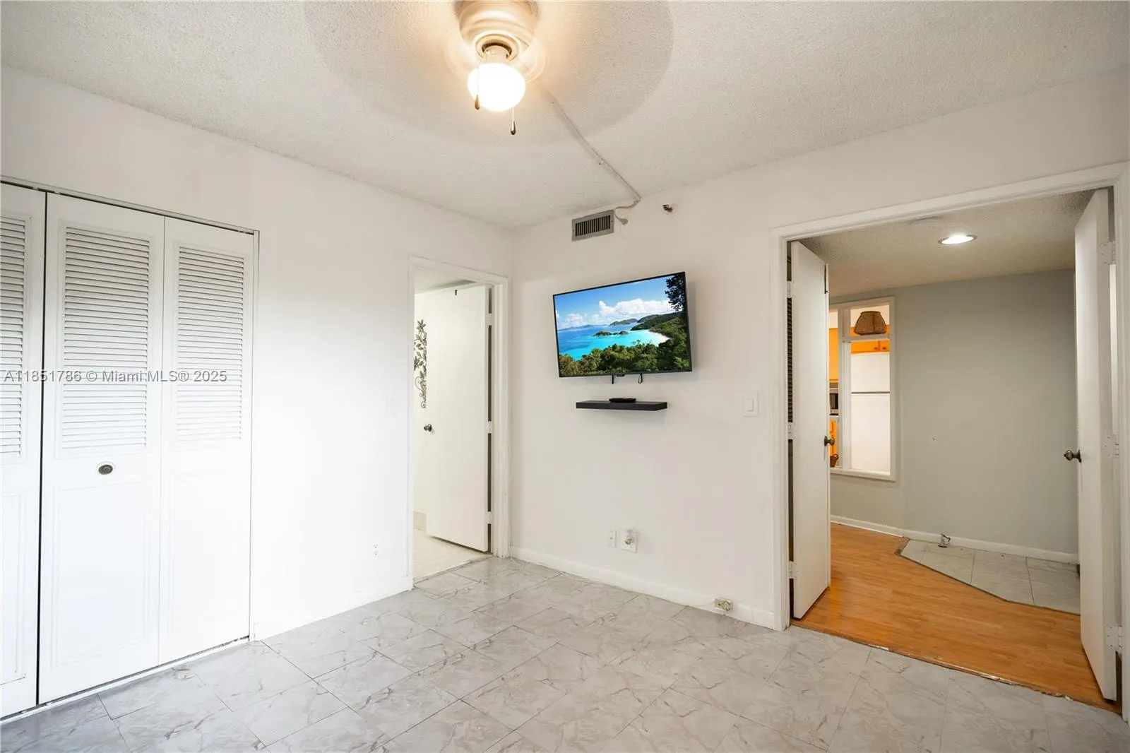 2206 S Cypress Bend Dr, #305