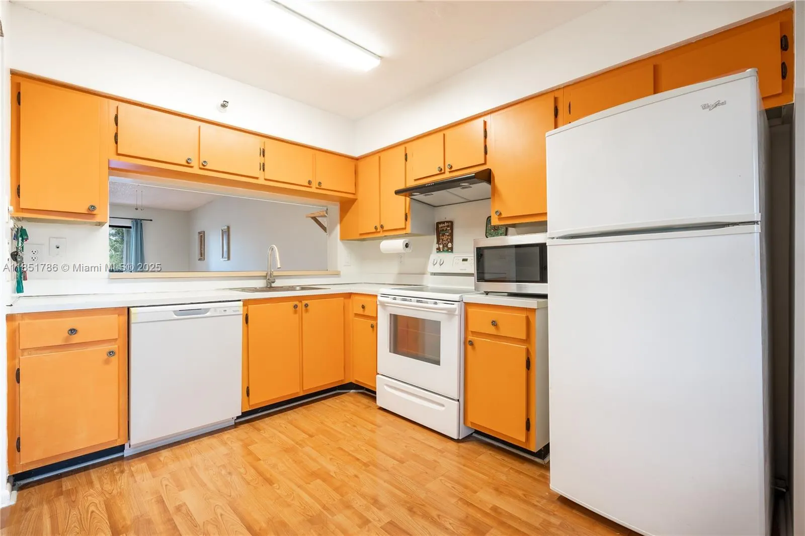 2206 S Cypress Bend Dr, #305