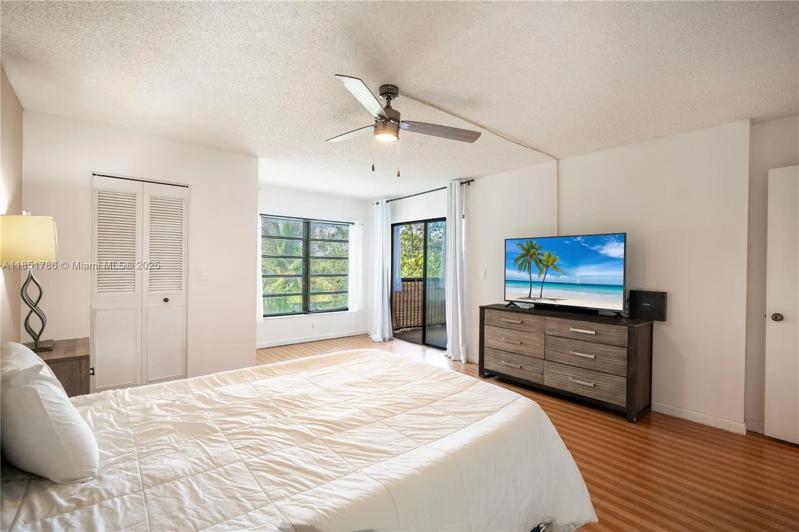 2206 S Cypress Bend Dr, #305