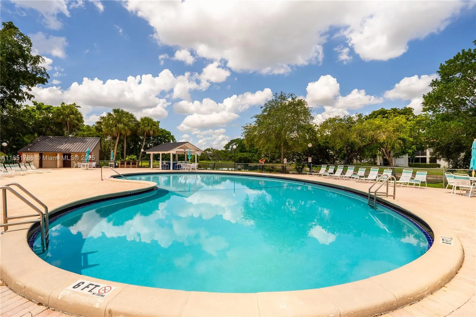 2206 S Cypress Bend Dr, #305