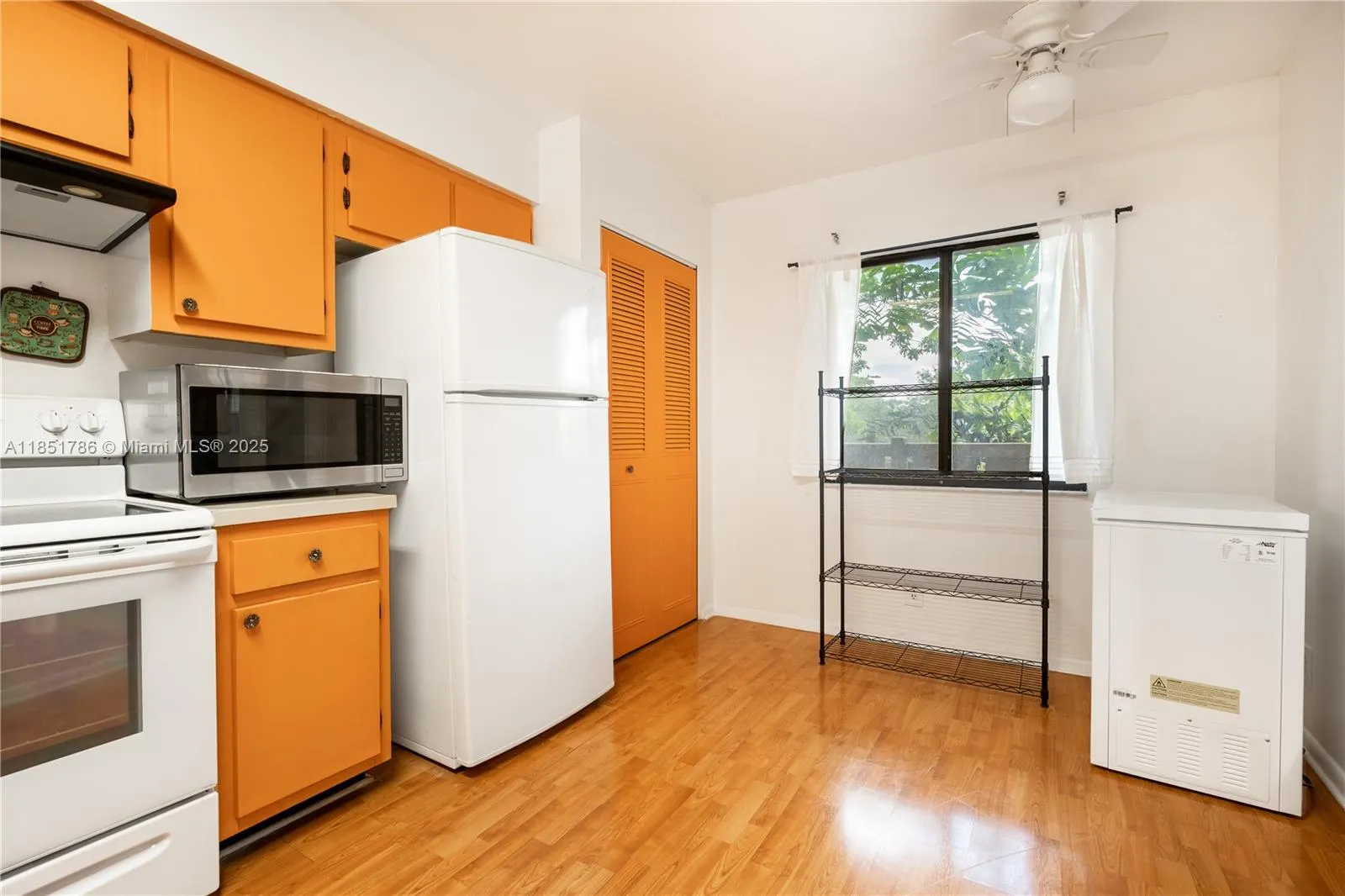 2206 S Cypress Bend Dr, #305