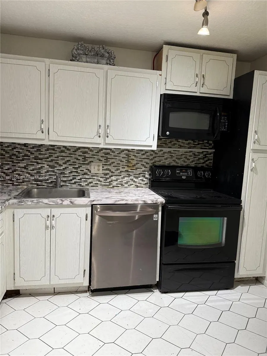 8390 Sands Point Blvd, #F106