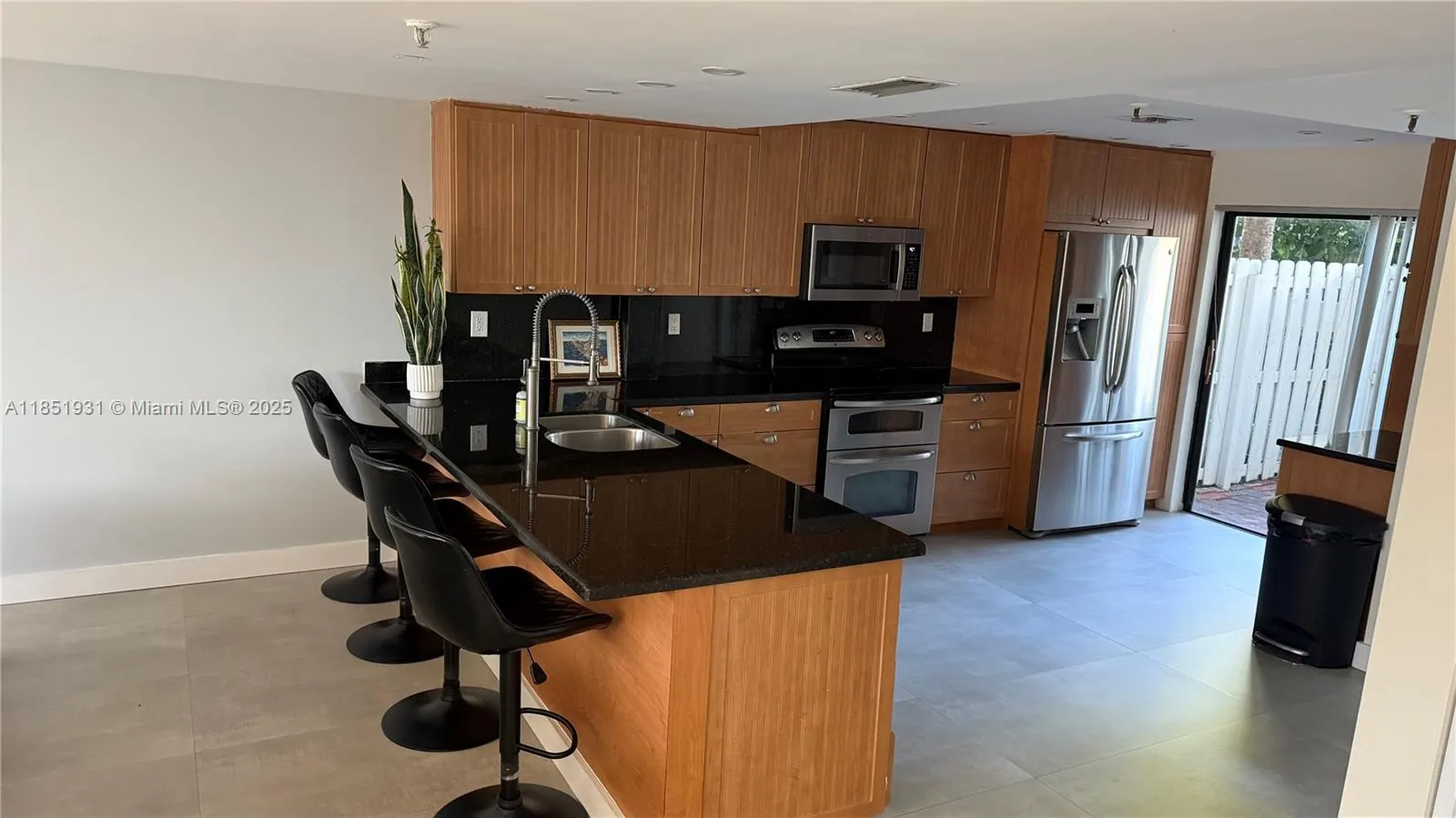 399 Poinciana Dr, #1215