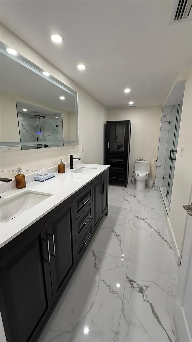 399 Poinciana Dr, #1215