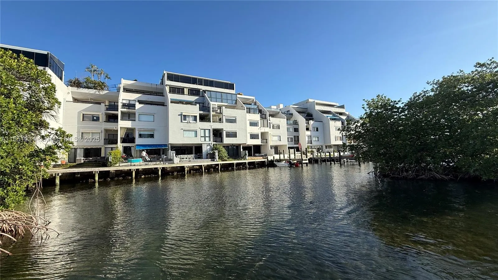 399 Poinciana Dr, #1215