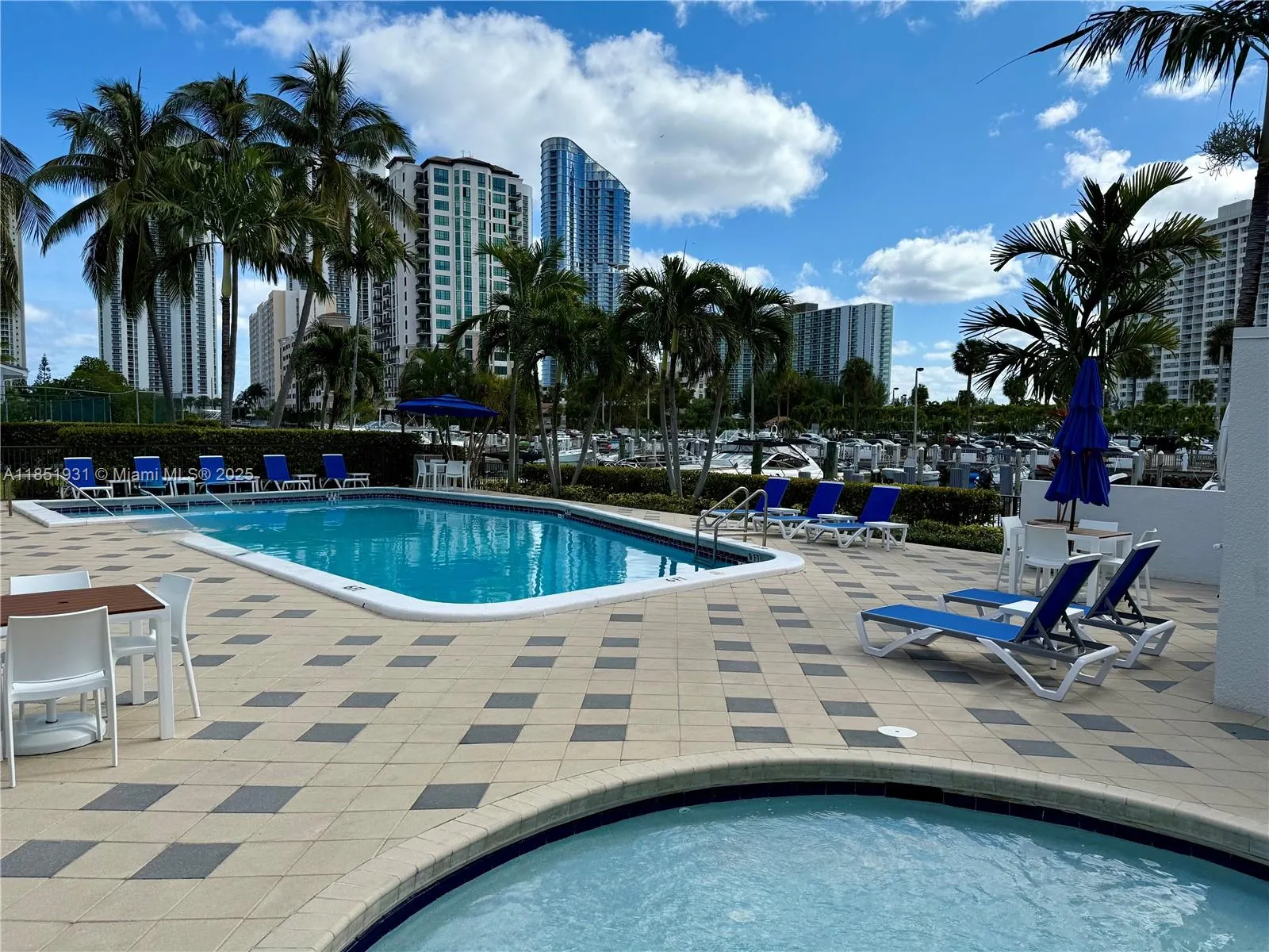 399 Poinciana Dr, #1215