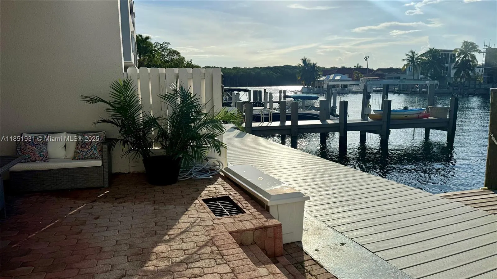 399 Poinciana Dr, #1215