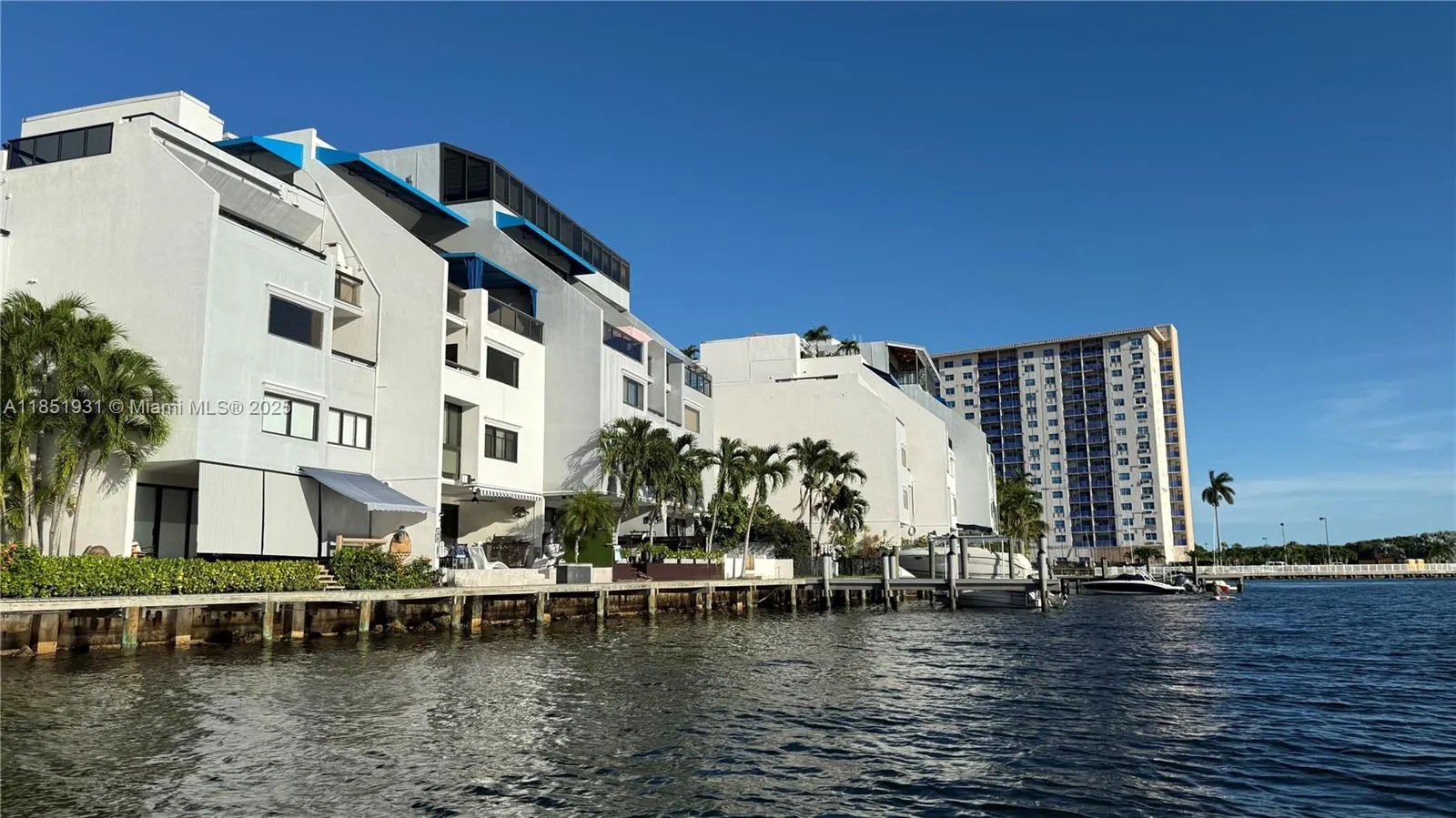 399 Poinciana Dr, #1215