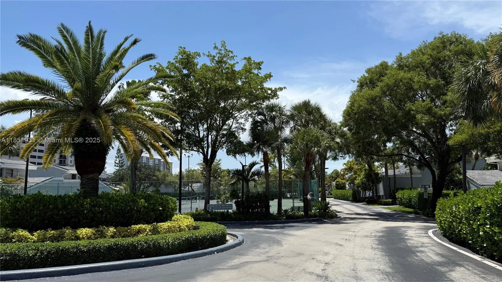 399 Poinciana Dr, #1215
