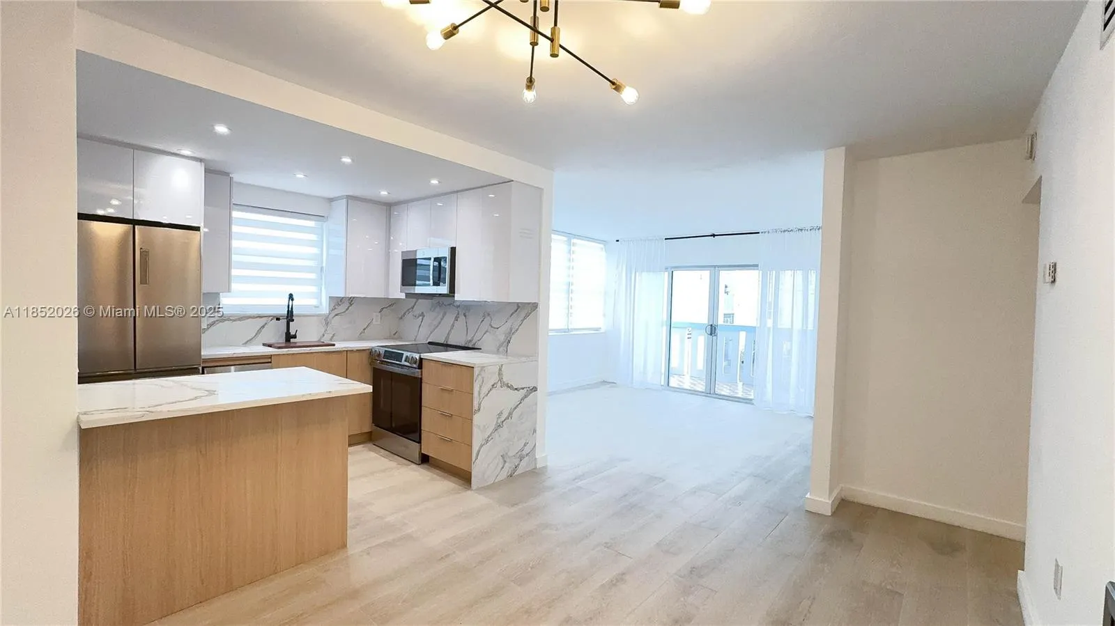 701 Collins Ave, #1F