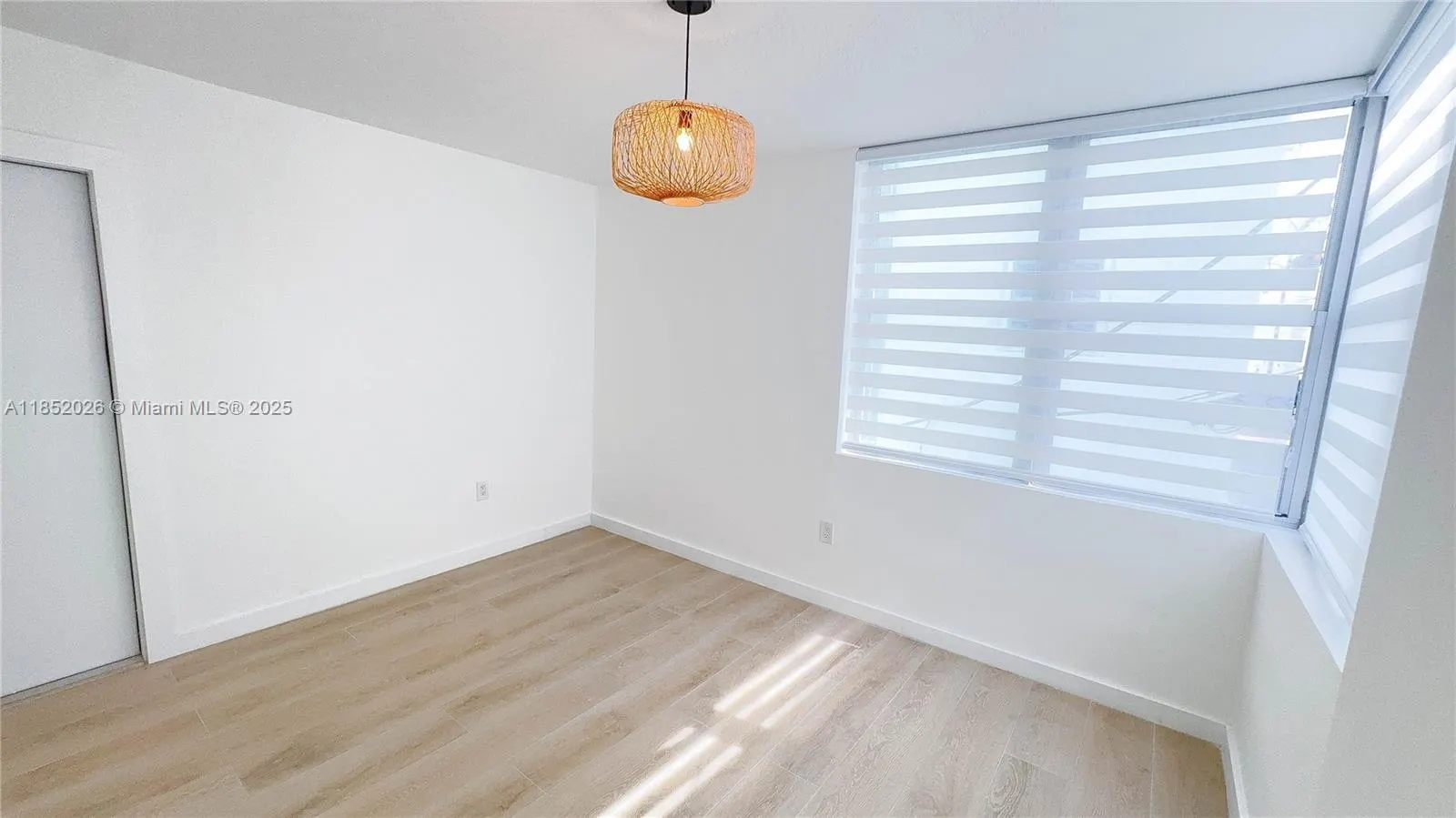 701 Collins Ave, #1F
