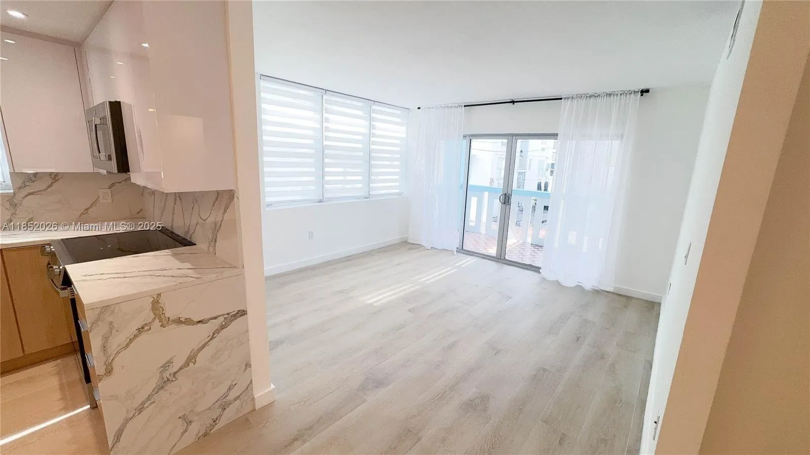 701 Collins Ave, #1F