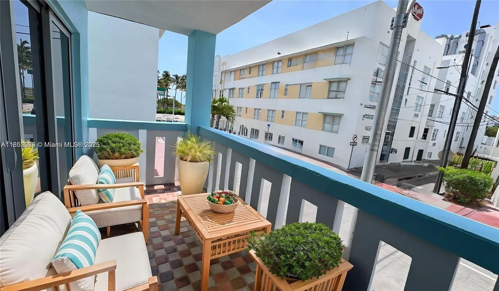 701 Collins Ave, #1F