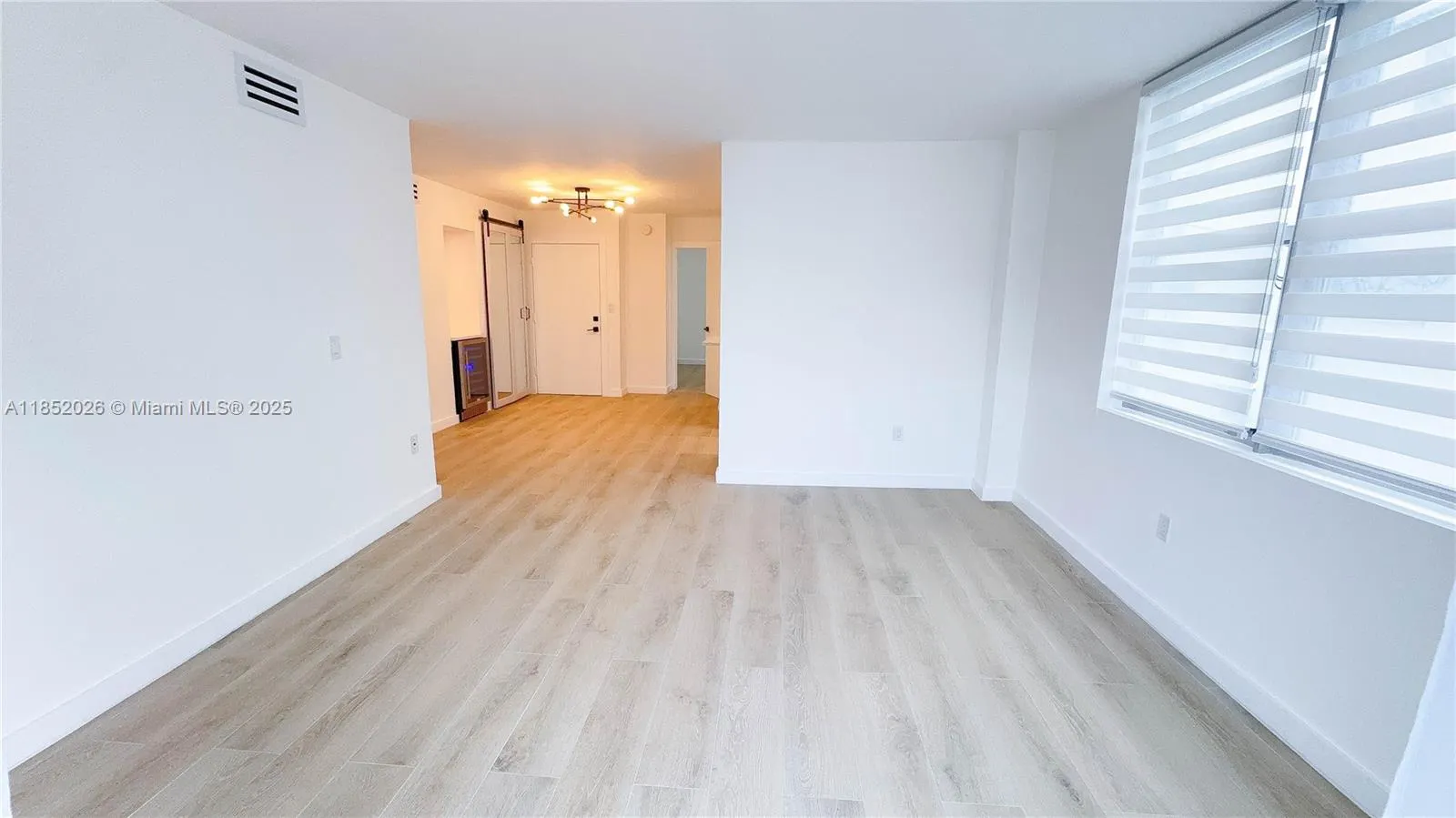 701 Collins Ave, #1F
