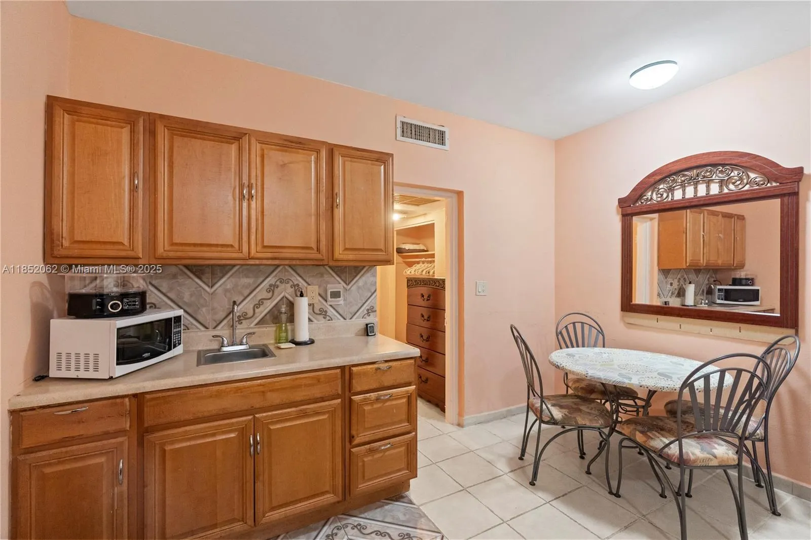 26 Diplomat Pkwy, #2356