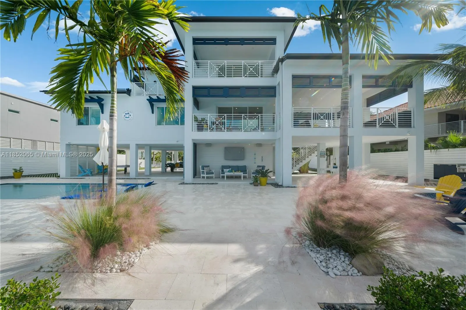 16745 Tamarind Rd