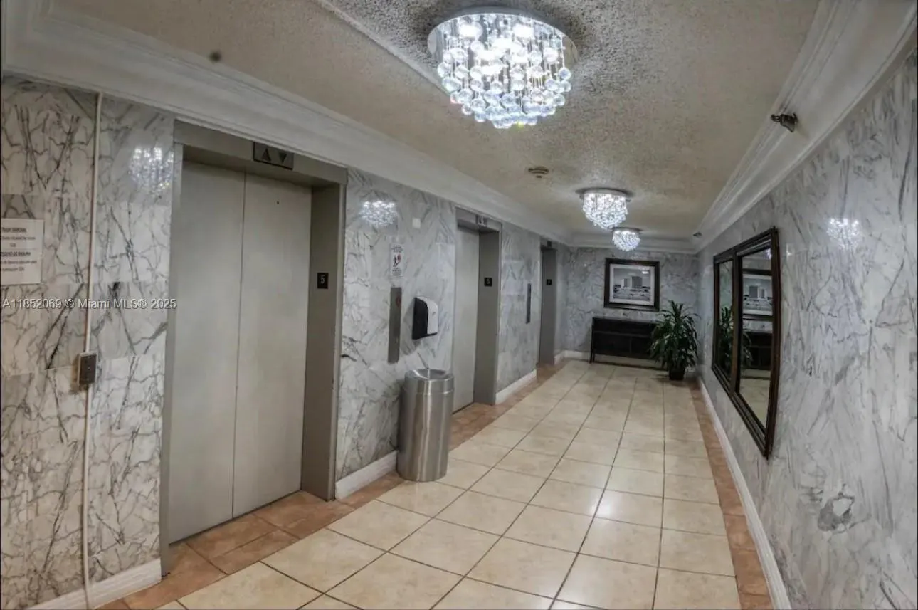 19201 Collins Ave, #436