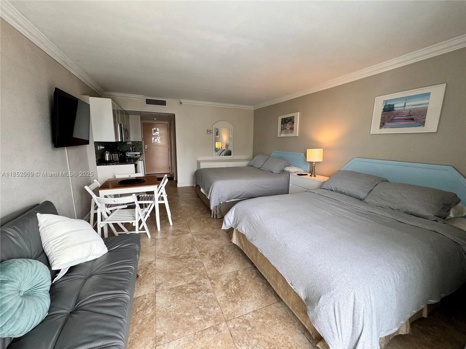 19201 Collins Ave, #436
