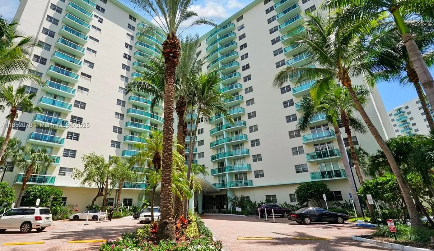 3901 S Ocean Dr, #2D