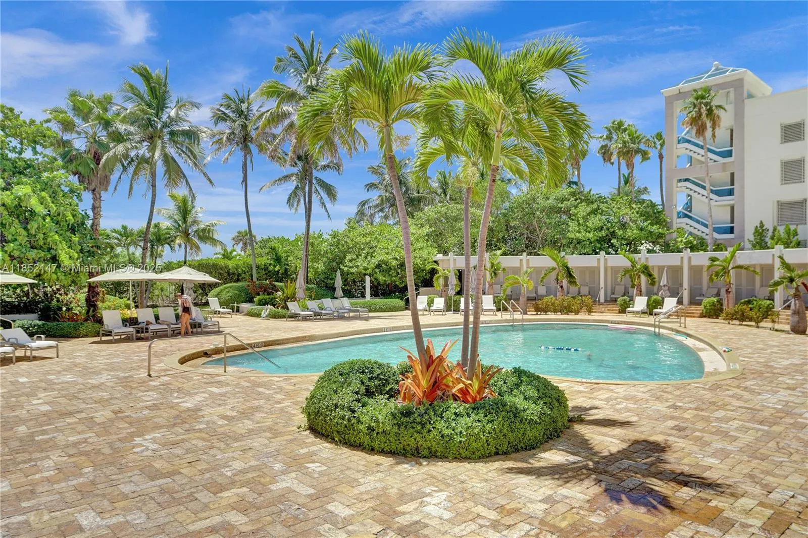 5055 Collins Ave, #5A