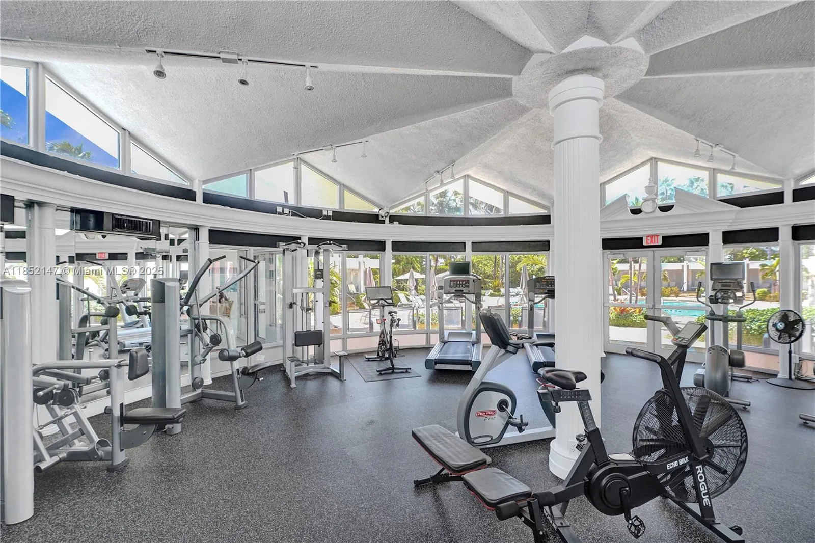 5055 Collins Ave, #5A